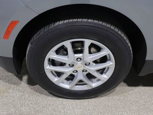 Used 2023 Chevrolet Equinox LT w/ Driver Convenience Package image 9