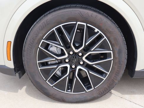 Used 2025 Ford Mustang Mach-E Premium RWD image 28