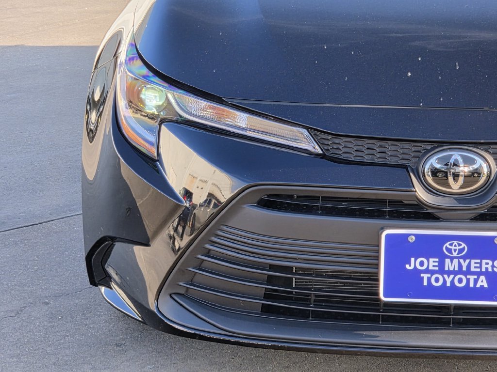 Used 2026 Toyota Corolla LE FWD image 5