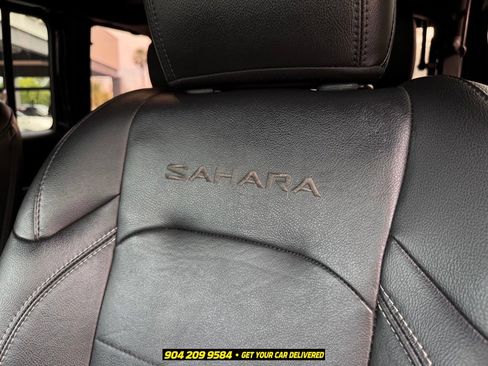 Used 2023 Jeep Wrangler Unlimited Sahara AWD/4WD image 24