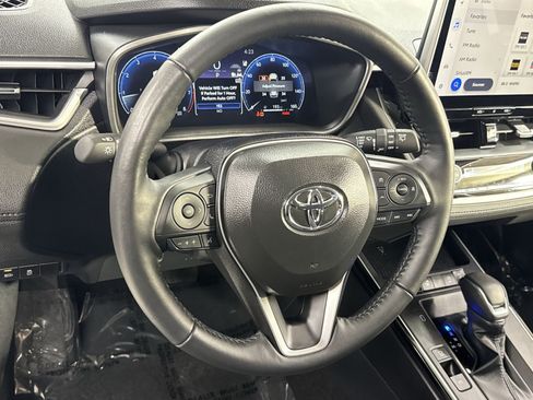 Used 2026 Toyota Corolla Cross XLE AWD/4WD image 28