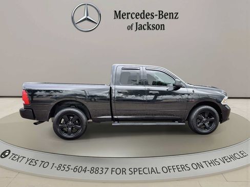 Used 2018 RAM 1500 Express w/ Black Ram 1500 Express Group AWD/4WD image 9