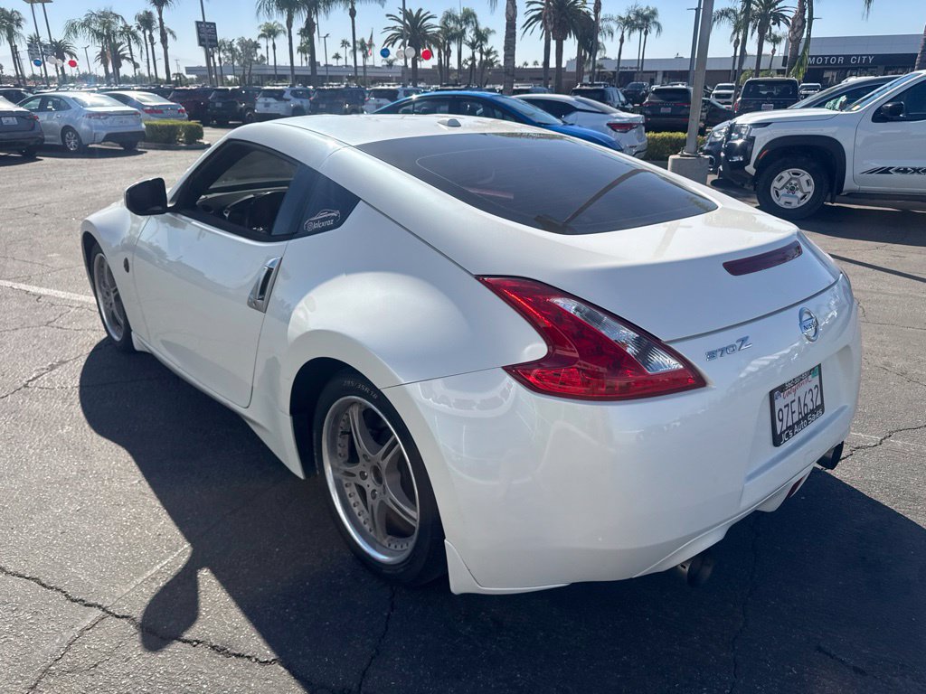 Used 2011 Nissan 370Z Touring RWD image 9