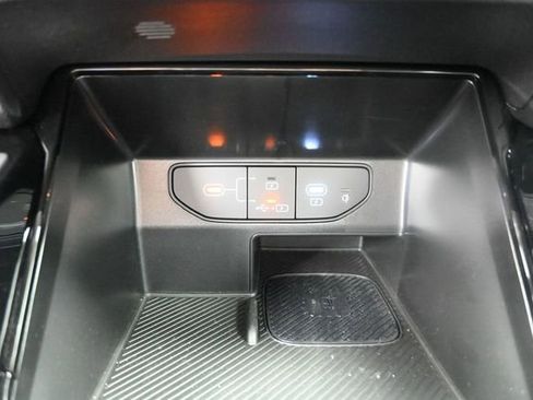 Used 2025 Kia Sorento SX FWD image 13