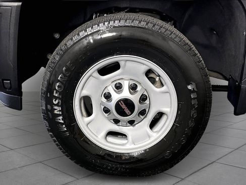 Certified 2024 GMC Sierra 2500 Pro w/ Convenience Package image 9