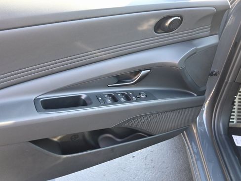 Certified 2025 Hyundai Elantra Sport image 21