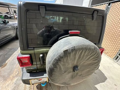 Used 2023 Jeep Wrangler Unlimited Sahara AWD/4WD image 5