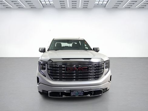Used 2022 GMC Sierra 1500 Denali w/ Denali Reserve Package AWD/4WD image 4