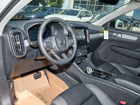 New 2026 Volvo XC40 B5 Plus w/ Climate Package AWD/4WD image 12
