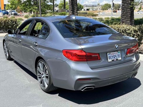 Used 2019 BMW 540i w/ M Sport Package image 2