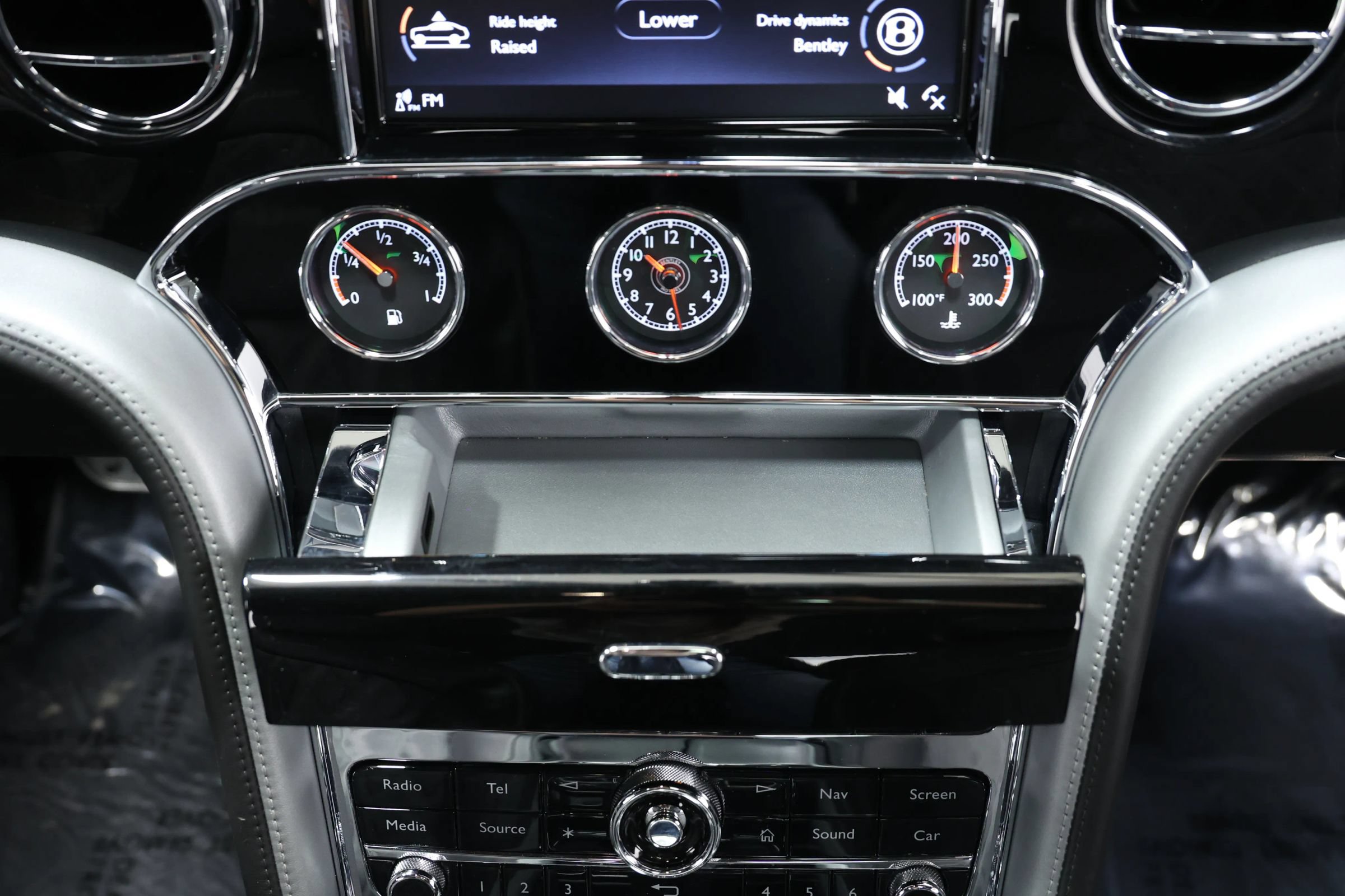 Used 2018 Bentley Mulsanne RWD image 50