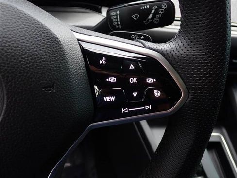 Used 2022 Volkswagen GTI SE FWD image 16