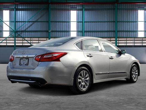 Used 2017 Nissan Altima 2.5 S w/ Power Driver Seat Package image 5