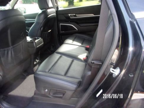 Used 2022 Kia Telluride LX AWD/4WD image 8