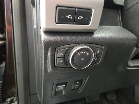 Used 2019 Ford F150 Lariat w/ Equipment Group 502A Luxury AWD/4WD image 21