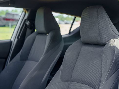 Used 2018 Toyota C-HR XLE FWD image 21