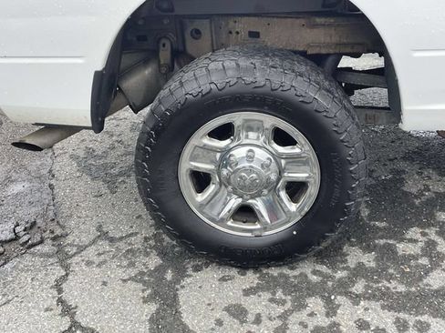 Used 2015 RAM 2500 Tradesman w/ Chrome Appearance Group AWD/4WD image 9