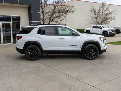 Used 2026 GMC Terrain Elevation w/ Elevation Premium Package image 8