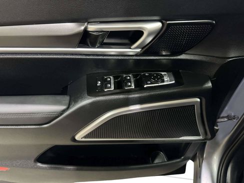 Used 2025 Kia Telluride S FWD image 25