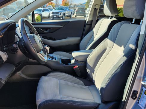 Used 2023 Subaru Outback Premium image 9