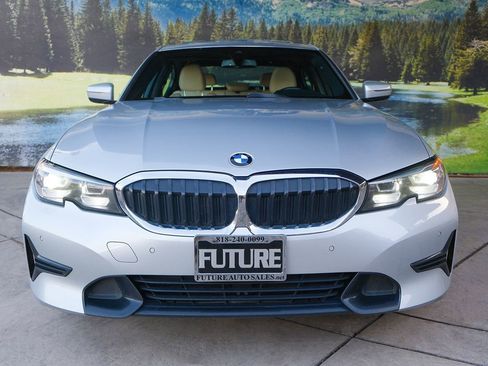 Used 2019 BMW 330i Sedan w/ Driving Assistance Package image 2