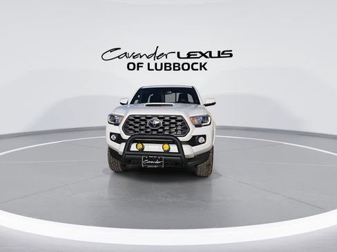 Used 2020 Toyota Tacoma TRD Sport image 3