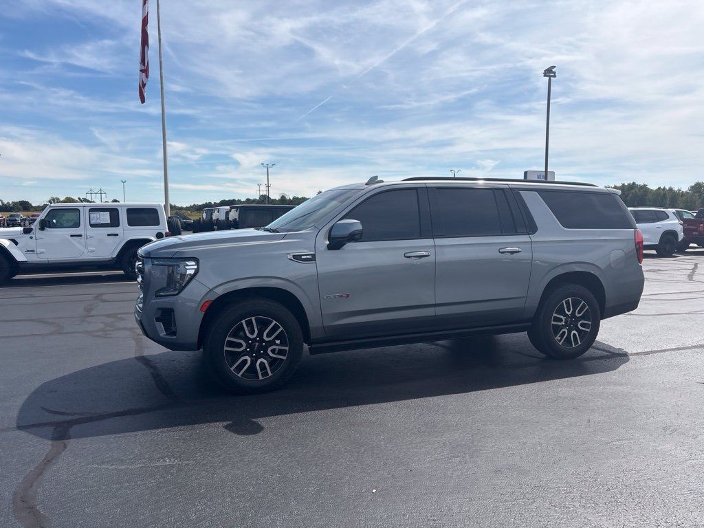 Used 2023 GMC Yukon XL AT4 w/ AT4 Premium Package AWD/4WD image 3