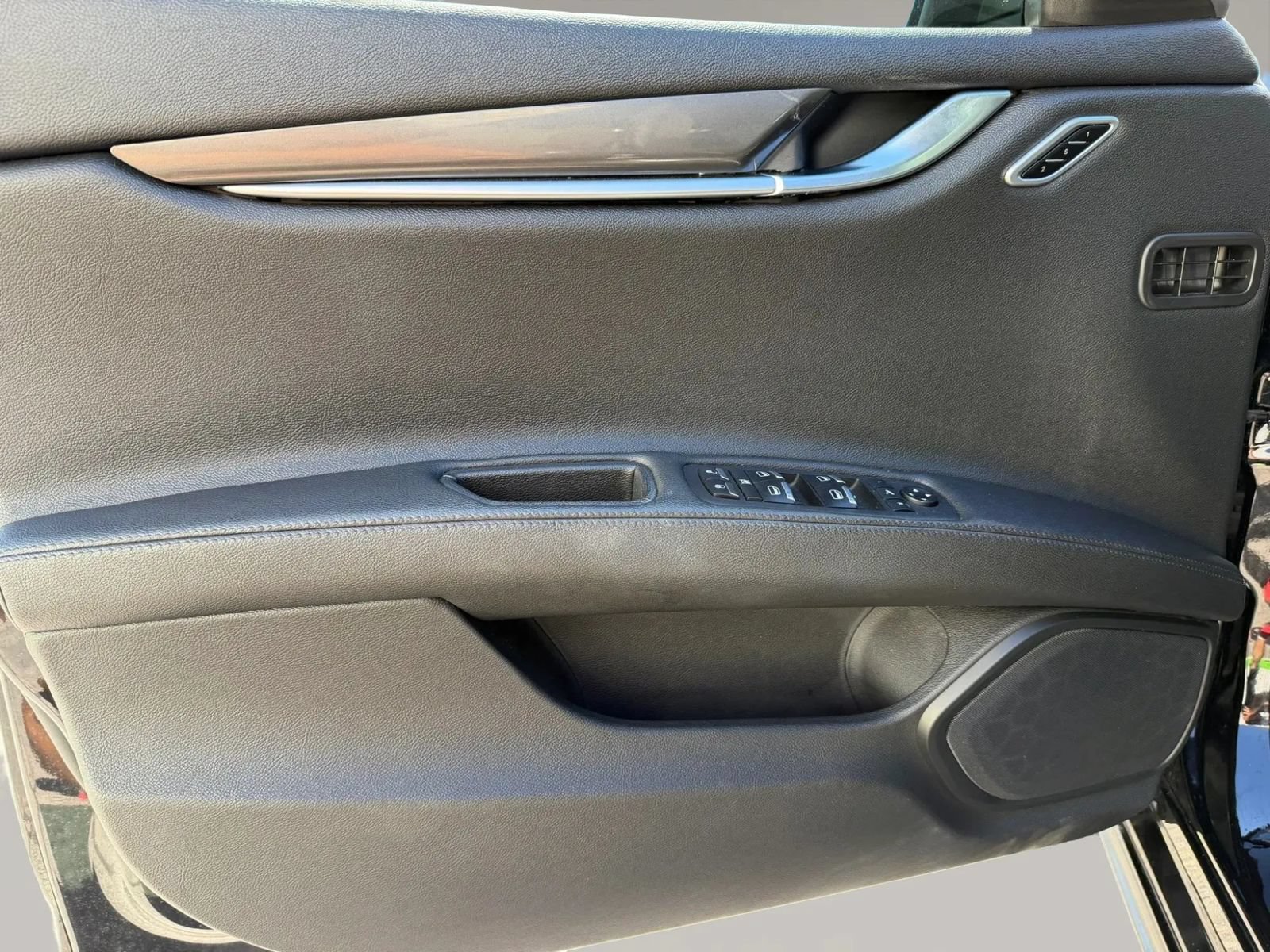Used 2018 Maserati Ghibli RWD image 14