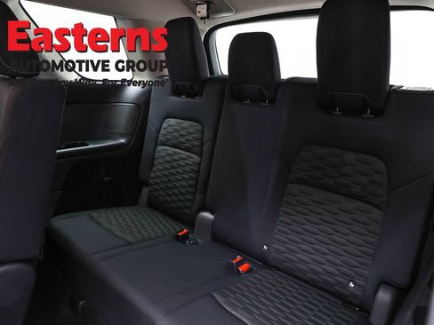 Used 2022 Nissan Pathfinder SV AWD/4WD image 27