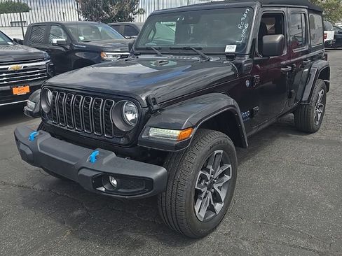 Used 2024 Jeep Wrangler Unlimited w/ Convenience Group AWD/4WD image 1