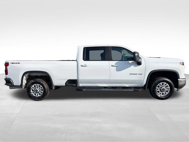 Used 2025 Chevrolet Silverado 2500 LT w/ Convenience Package AWD/4WD image 8