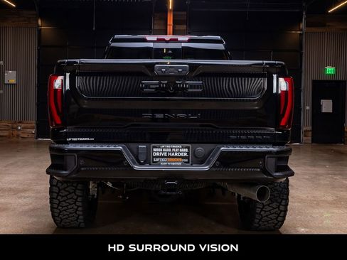 Used 2025 GMC Sierra 2500 Denali image 8