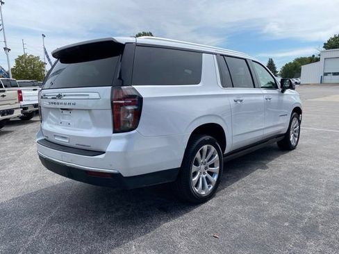 Used 2023 Chevrolet Suburban Premier AWD/4WD image 5