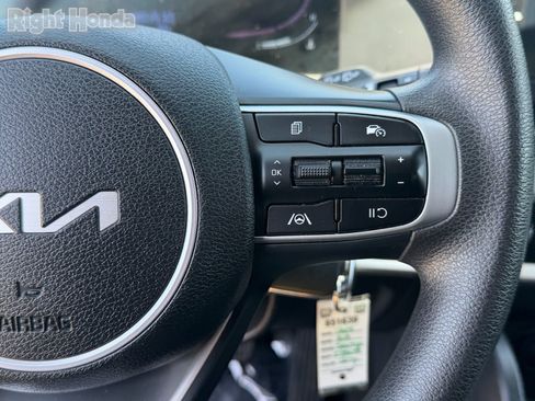 Used 2024 Kia Sportage LX AWD/4WD image 35