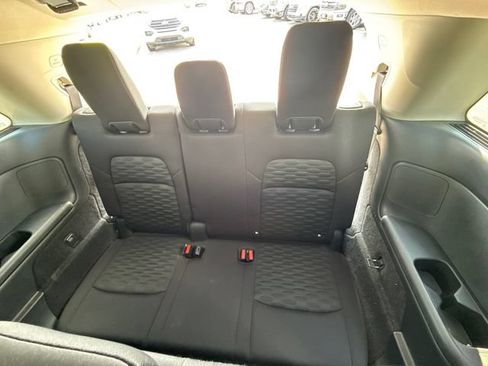 Used 2022 Nissan Pathfinder SV FWD image 22