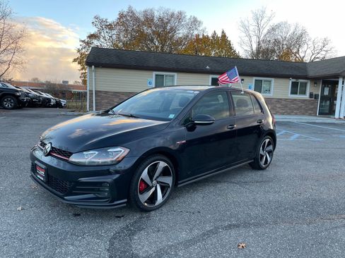 Used 2019 Volkswagen GTI SE w/ SE Experience Package image 27