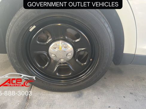 Used 2015 Ford Taurus Police Interceptor image 9