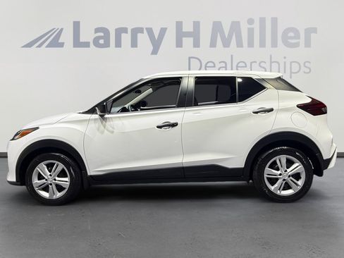 Certified 2025 Nissan Kicks Play S FWD image 2