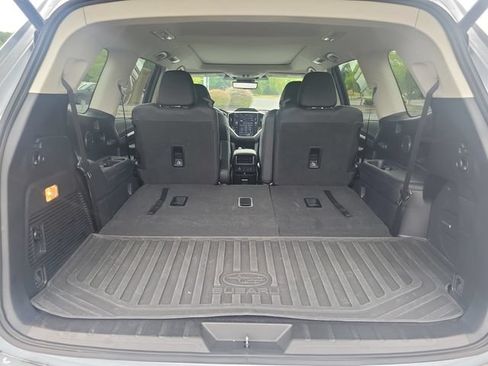 Used 2024 Subaru Ascent Touring w/ Popular Package #2 AWD/4WD image 8