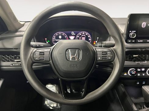 Used 2025 Honda Accord SE image 17