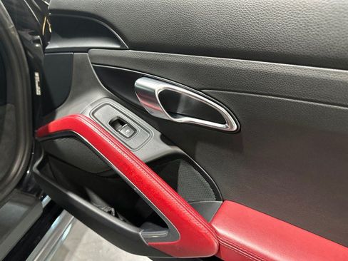 Used 2019 Porsche 718 Cayman RWD image 45