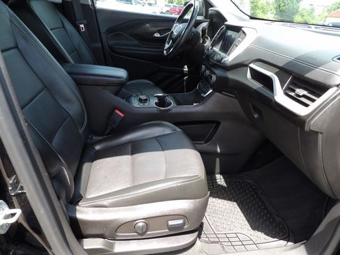 Used 2022 GMC Terrain SLT w/ Infotainment Package II AWD/4WD image 11