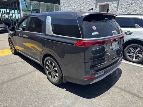 Certified 2022 Kia Carnival EX FWD image 5