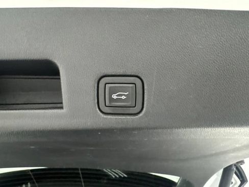 Used 2025 Buick Enclave Preferred FWD image 32