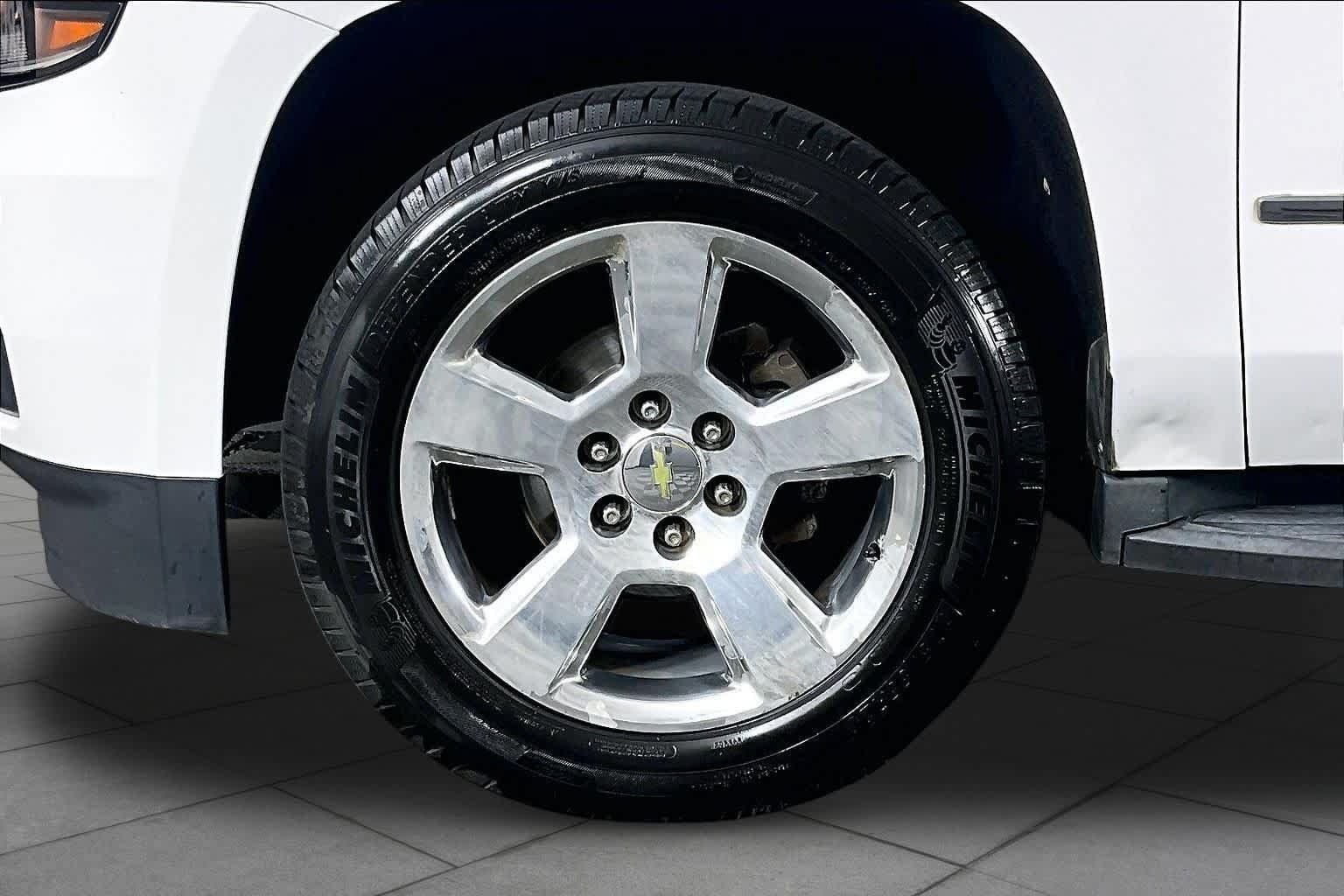 Used 2015 Chevrolet Suburban LT w/ Texas Edition RWD image 10