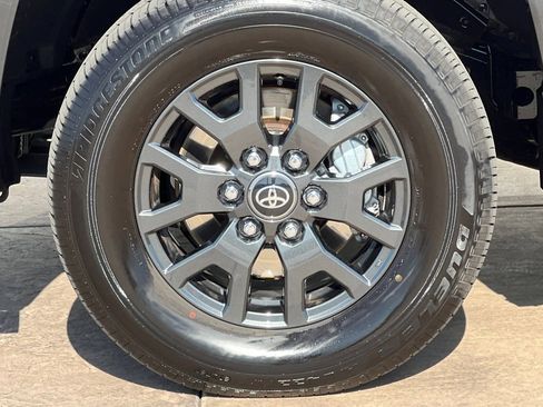 Certified 2025 Toyota 4Runner SR5 image 34