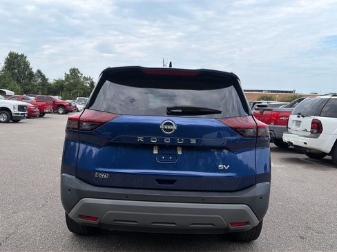 Used 2023 Nissan Rogue SV FWD image 4