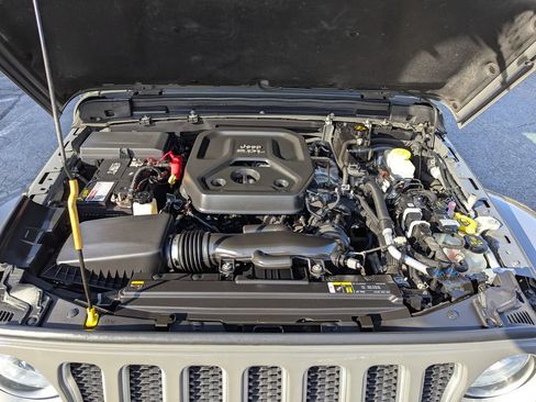 Used 2020 Jeep Wrangler Unlimited Sahara AWD/4WD image 44