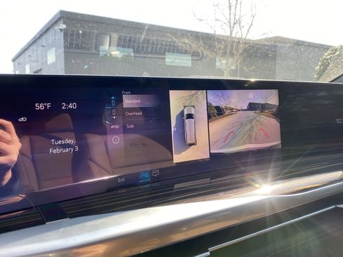 Used 2025 Cadillac Escalade ESV Premium Luxury w/ Touring Package image 24