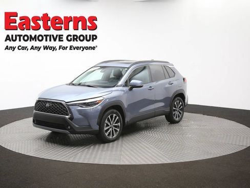 Used 2022 Toyota Corolla Cross XLE w/ Convenience Package AWD/4WD image 56